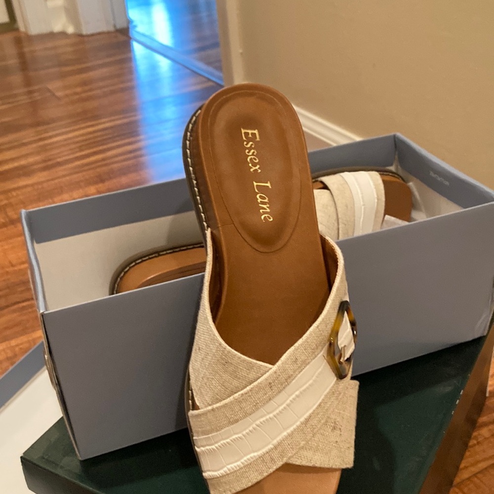 Essex Lane casual sandals. Size 6, never worn